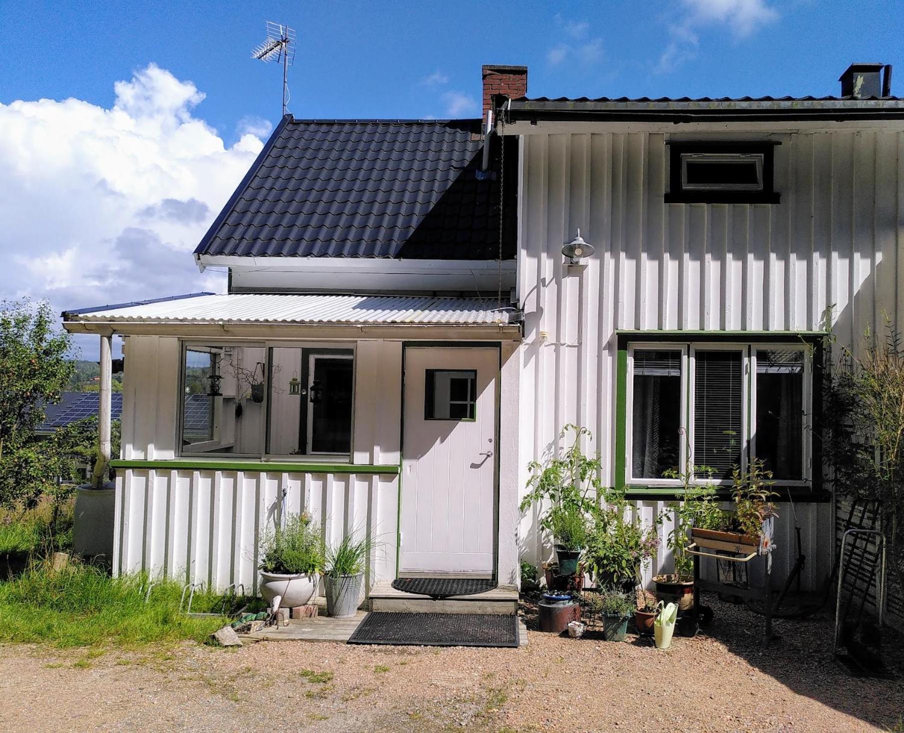 Laegenhet Naturnaera I Henån Esterno foto