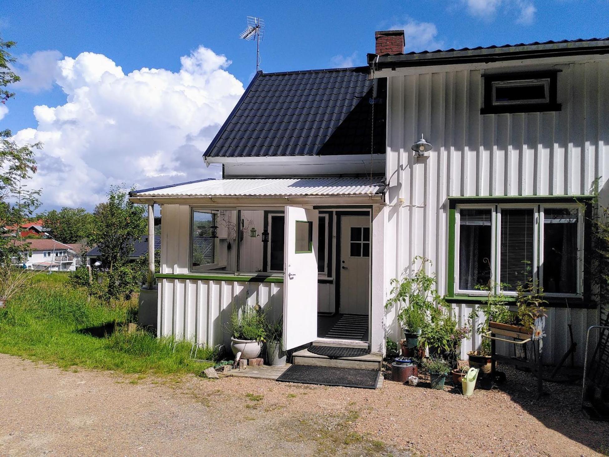 Laegenhet Naturnaera I Henån Esterno foto